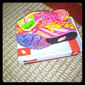New balance track shoes